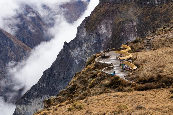 Unveiling the uk's literary legacy: a complete guide to cruises featuring exclusive tours of iconic british libraries